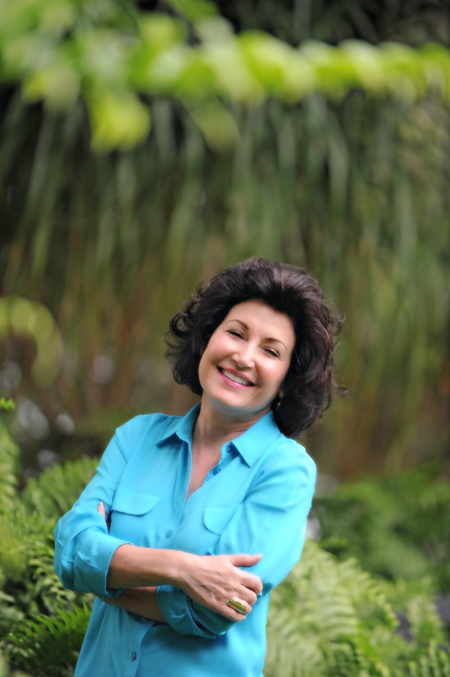 Vero Beach Facelift patient crossing her arms